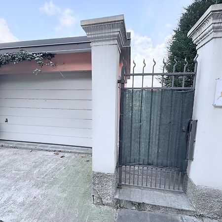 I D'A Charming Penthouse - Lake View- Como- House-130 Mt-2 Double Bedrooms And 2 Double Bathrooms A Spacious Living Room-Full Equipped Kitchen-Private Garden And Terrace-Private Covered Parking Esterno foto