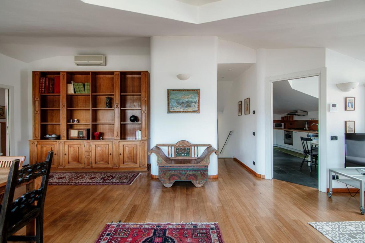 I D'A Charming Penthouse - Lake View- Como- House-130 Mt-2 Double Bedrooms And 2 Double Bathrooms A Spacious Living Room-Full Equipped Kitchen-Private Garden And Terrace-Private Covered Parking Esterno foto
