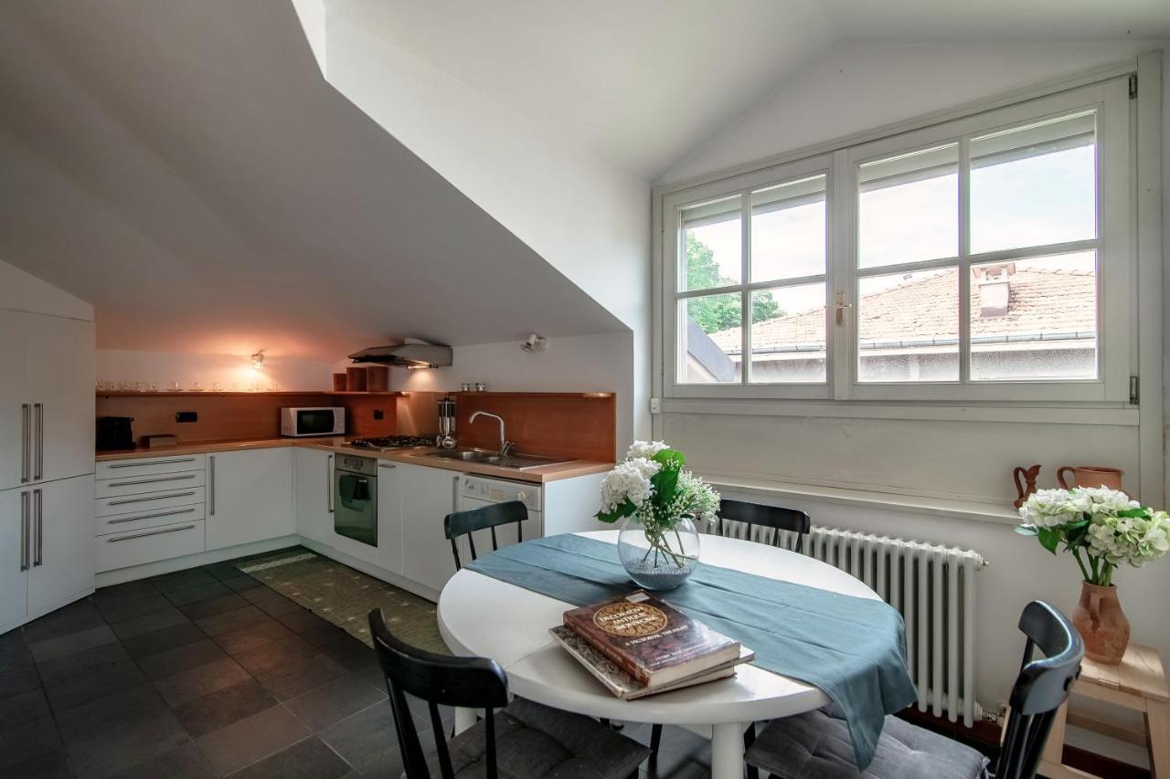 I D'A Charming Penthouse - Lake View- Como- House-130 Mt-2 Double Bedrooms And 2 Double Bathrooms A Spacious Living Room-Full Equipped Kitchen-Private Garden And Terrace-Private Covered Parking Esterno foto